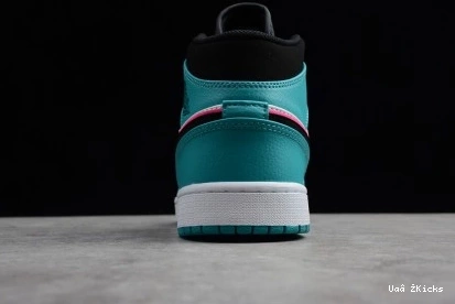 3504 Jordan Air South Minimalist Mid 272 1 852542- Beach 0825